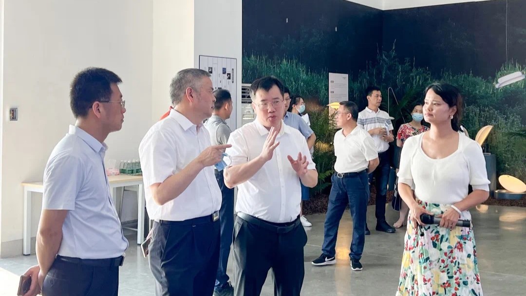 福建省統(tǒng)計(jì)局黨組成員、副局長(zhǎng)楊洪春蒞臨立達(dá)信調(diào)研指導(dǎo)